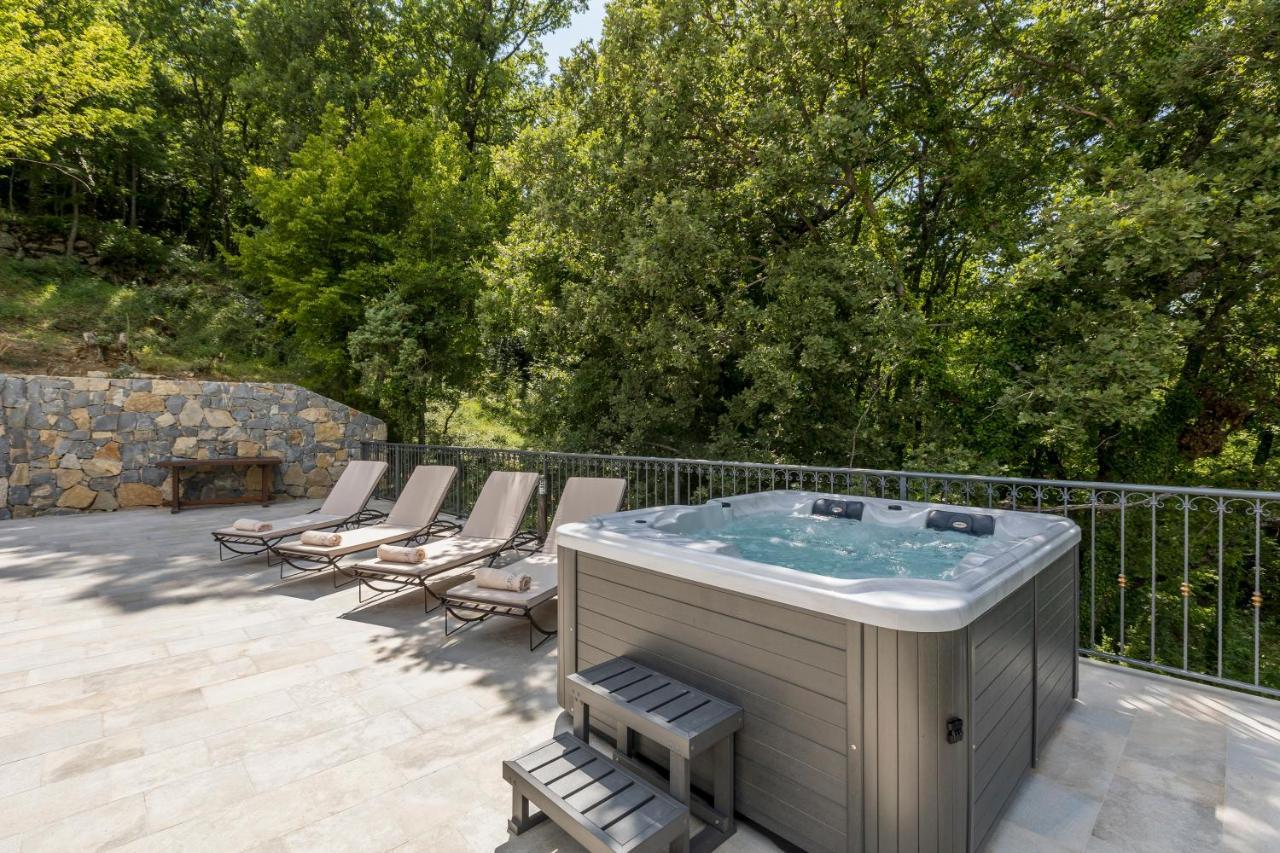 Villa Grey Stone Gata Eksteriør billede
