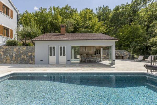 Villa Grey Stone Gata Eksteriør billede